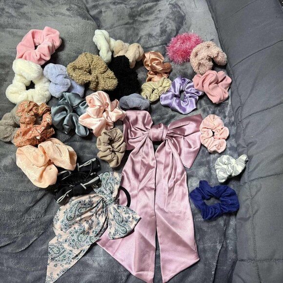 Scrunchie & Hair Bows